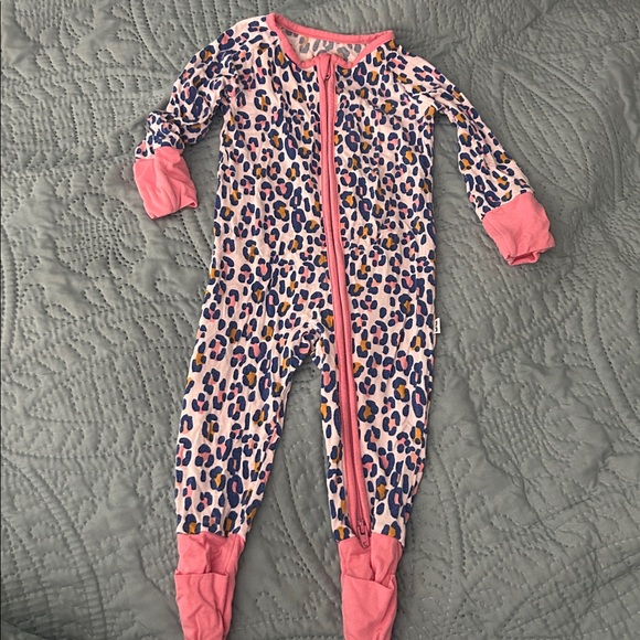 Pink Leopard Print Baby Onesie - Picture 1 of 1